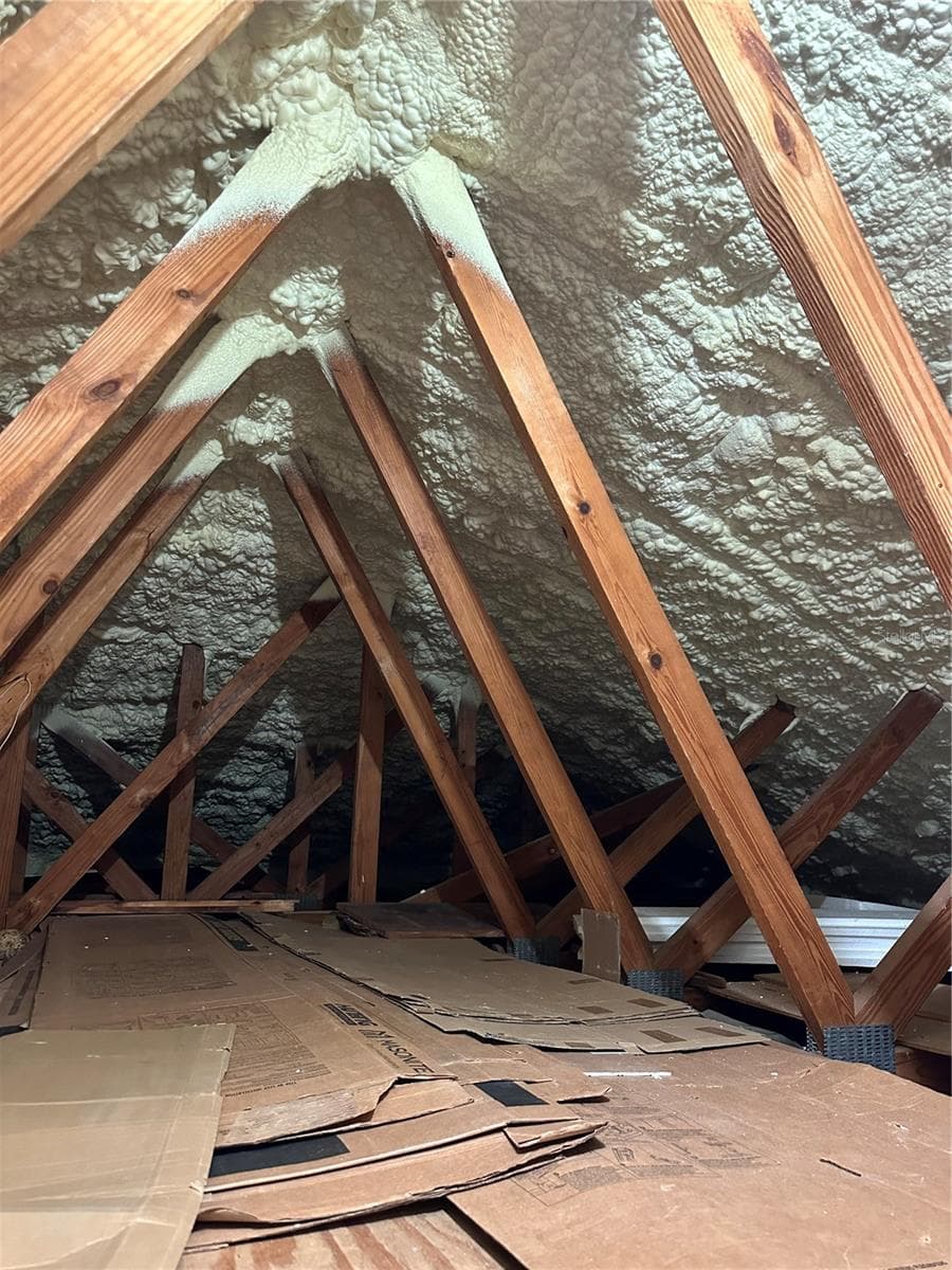 Insulated attic - 33816 SPRING DR, LEESBURG