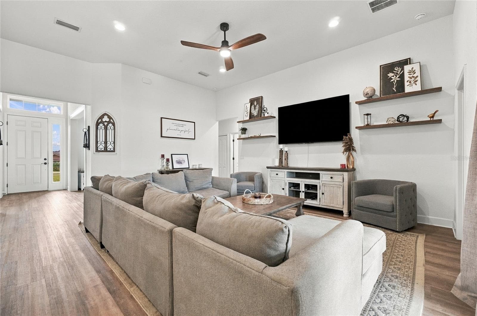 Single Family Residence at 123 CALOOSA DR, BABSON PARK, photo 20 of 75