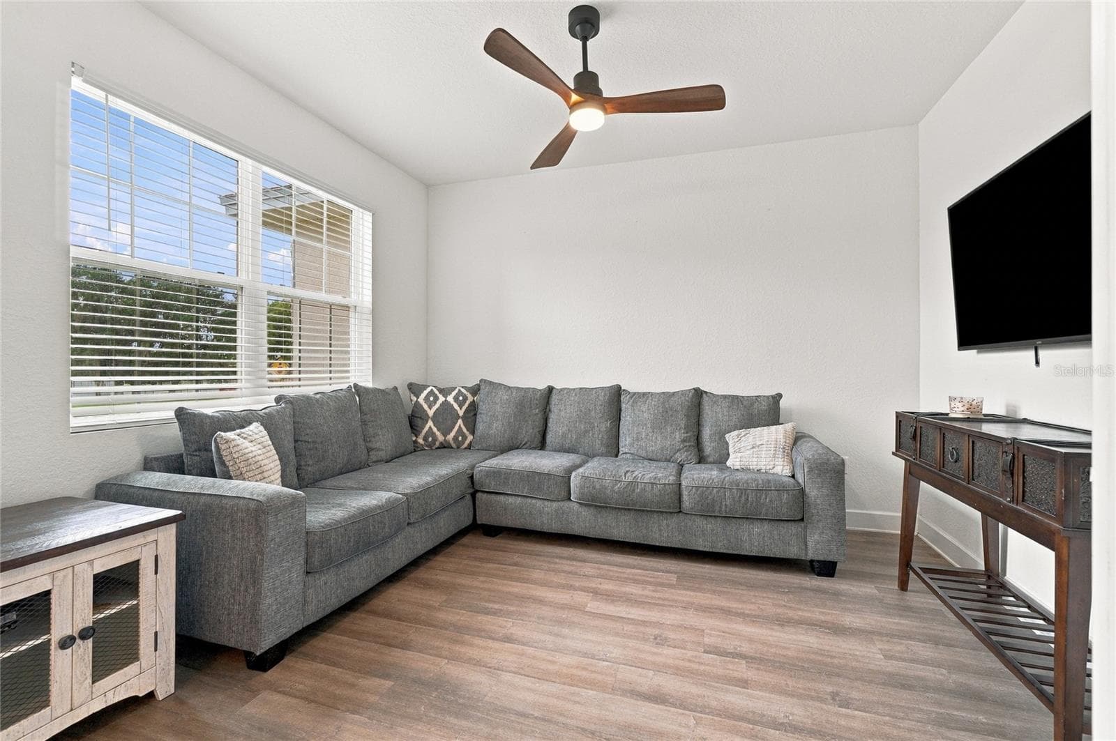 Single Family Residence at 123 CALOOSA DR, BABSON PARK, photo 24 of 75