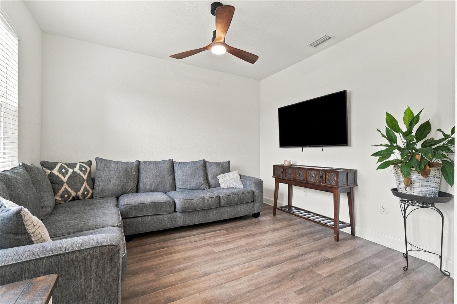 Single Family Residence at 123 CALOOSA DR, BABSON PARK, photo 25 of 75