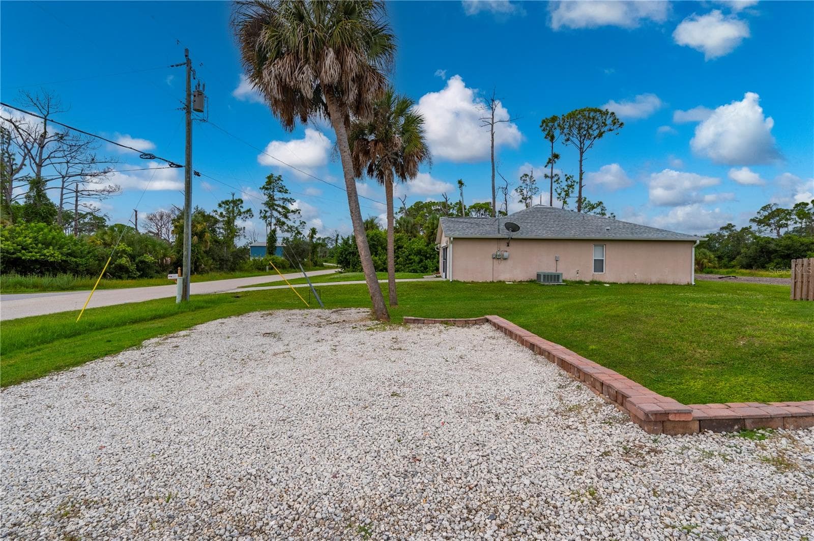Extra parking pad for boat or RV - 1027 CAMPBELL ST, PORT CHARLOTTE