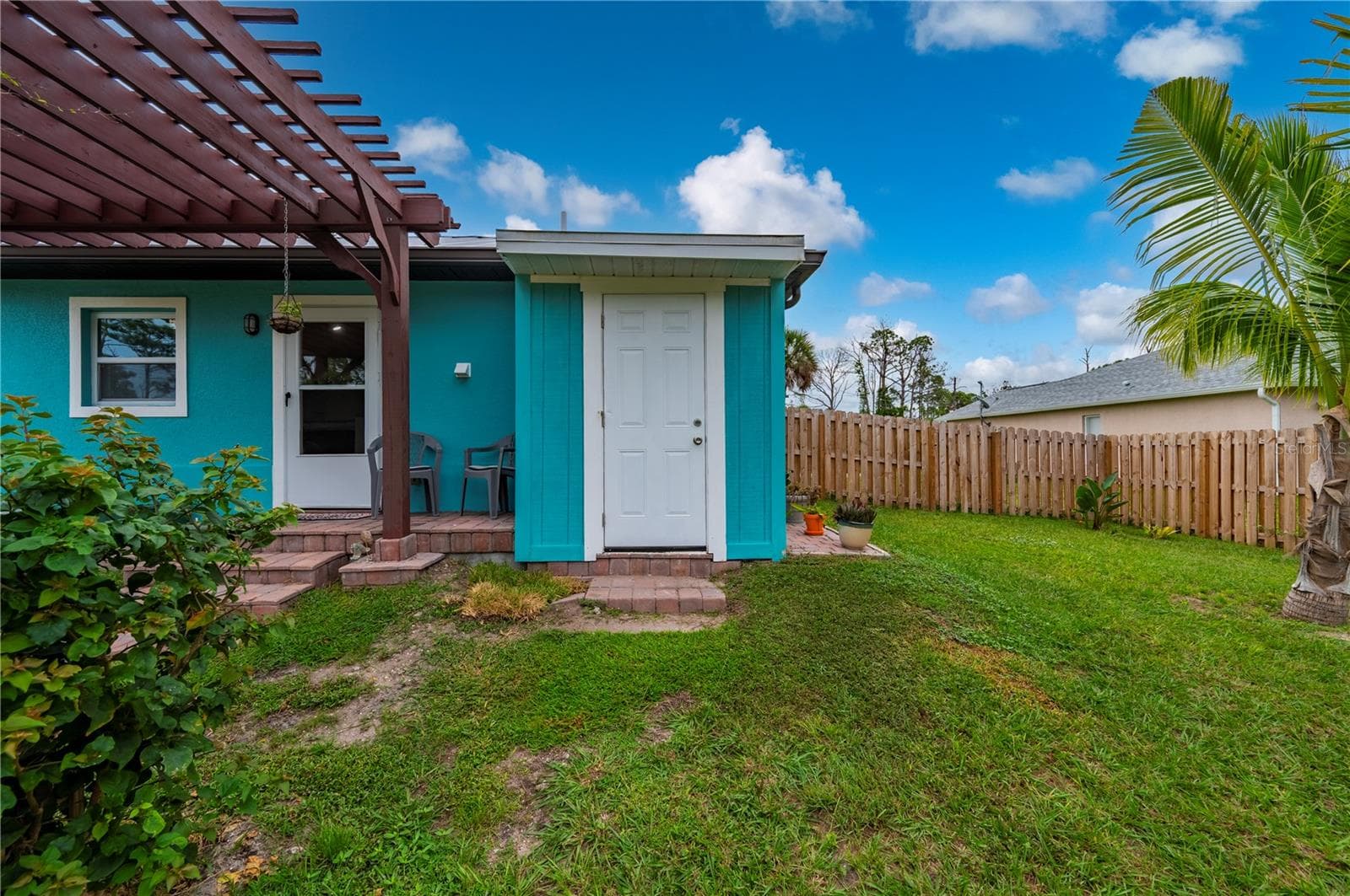Attached storage shed - 1027 CAMPBELL ST, PORT CHARLOTTE