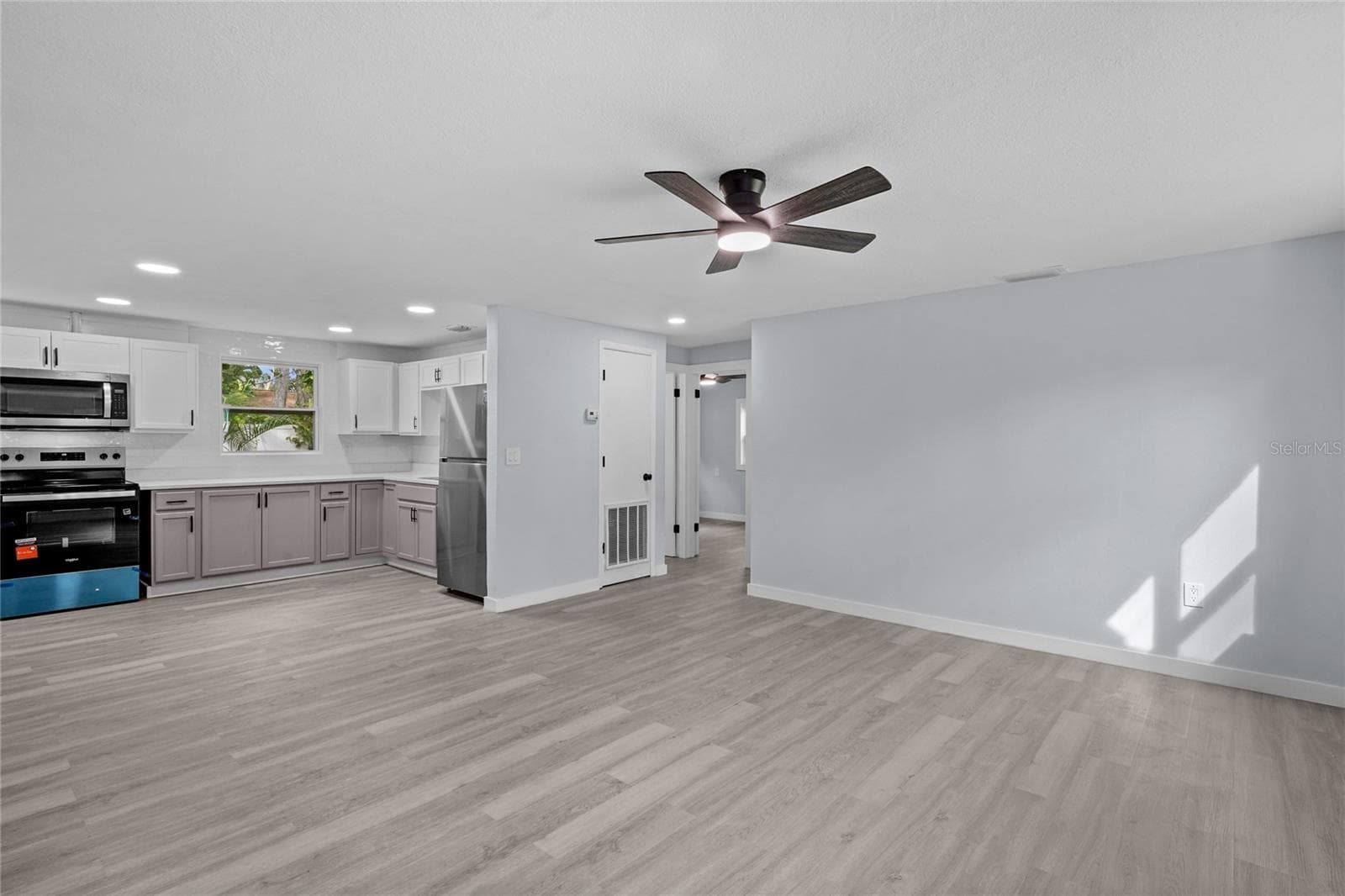 Single Family Residence at 272 36TH STREET CT E, PALMETTO, photo 4 of 20