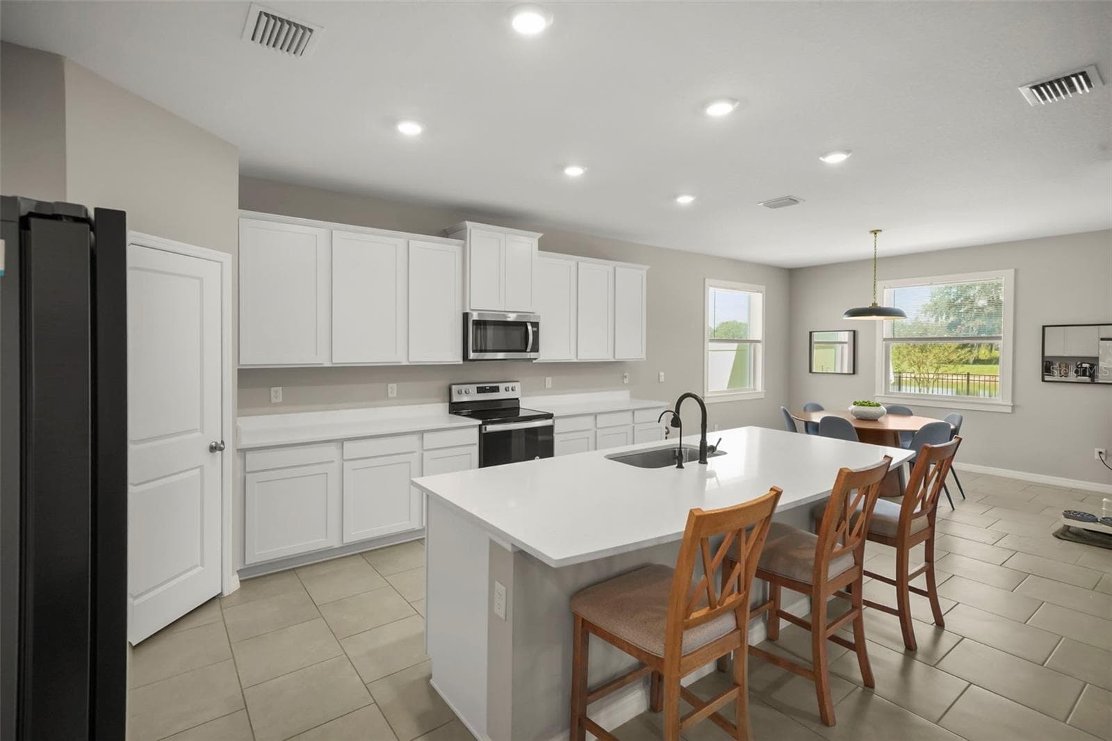 Single Family Residence at 6016 WANDERING WILLOW DR, WESLEY CHAPEL, photo 3 of 26