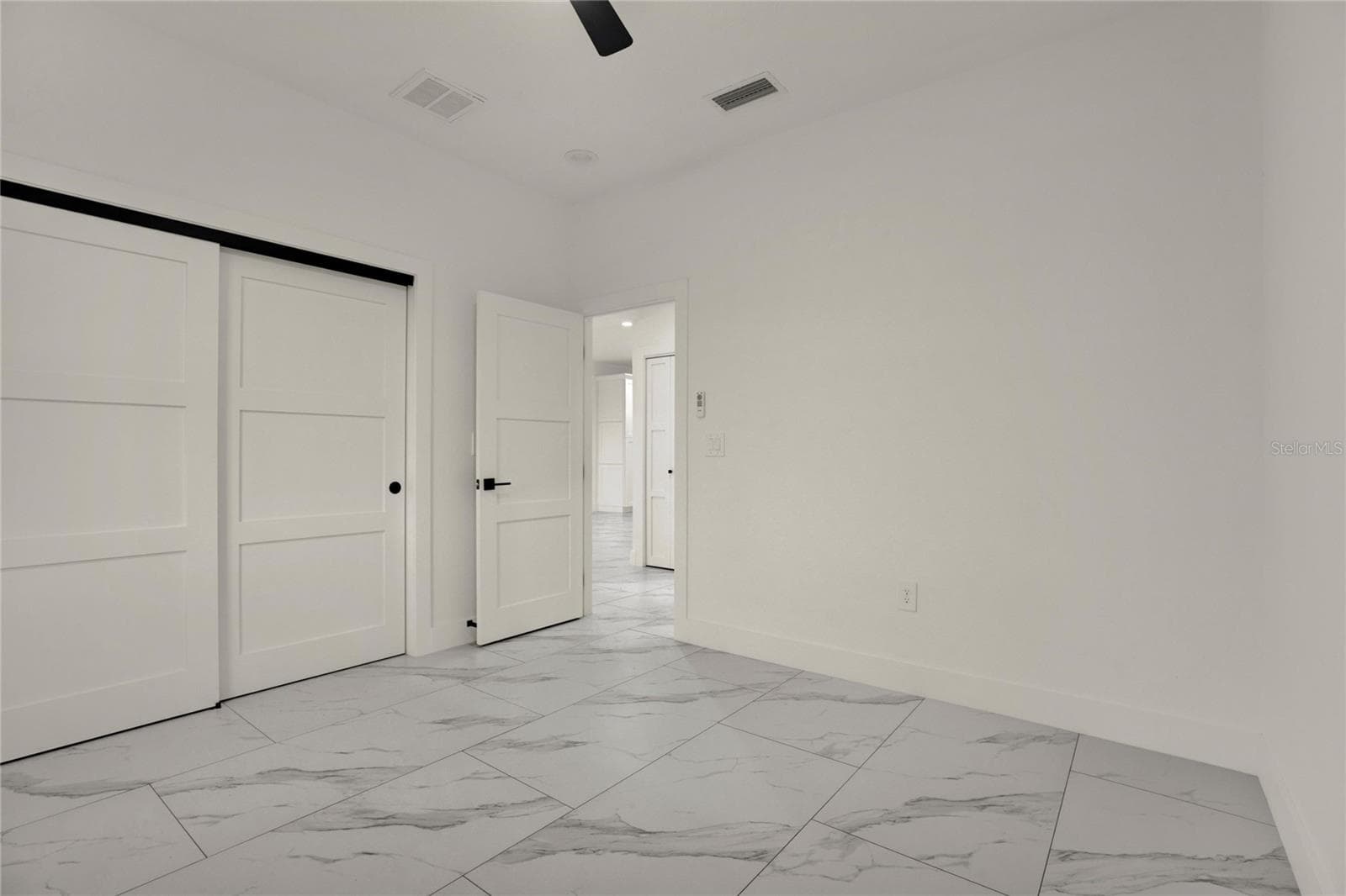 Single Family Residence at 2725 W GREEN ST, TAMPA, photo 22 of 28