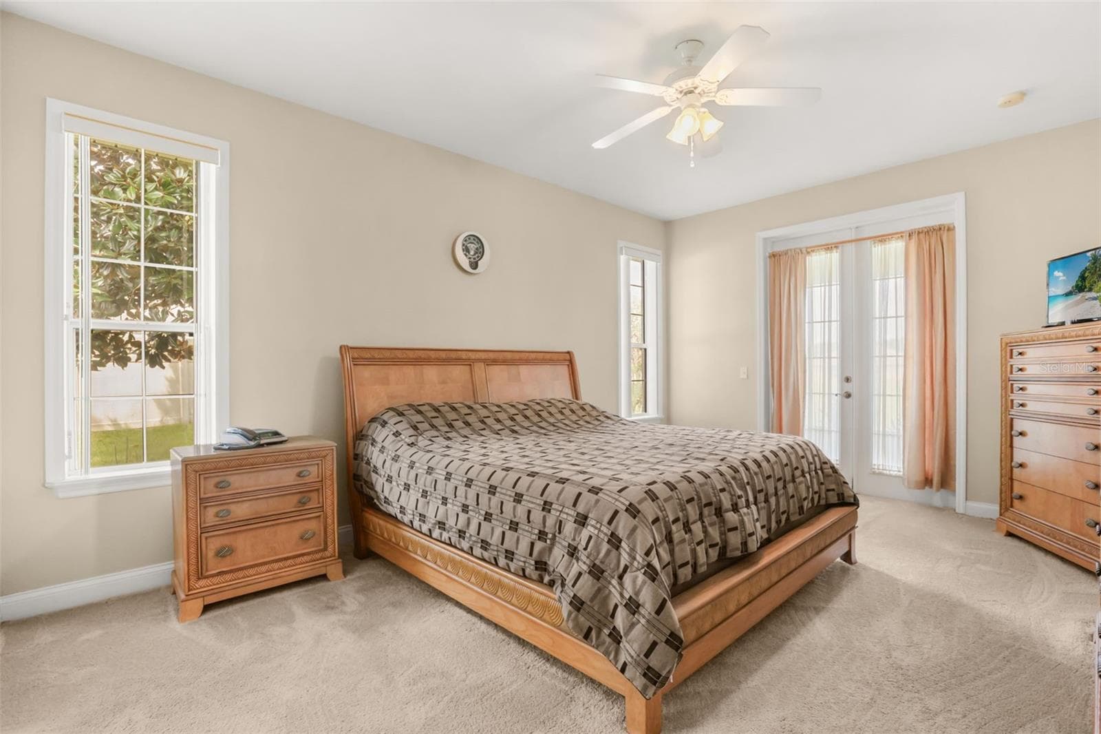 Single Family Residence at 730 COUNTRY WALK CV, EAGLE LAKE, photo 5 of 21