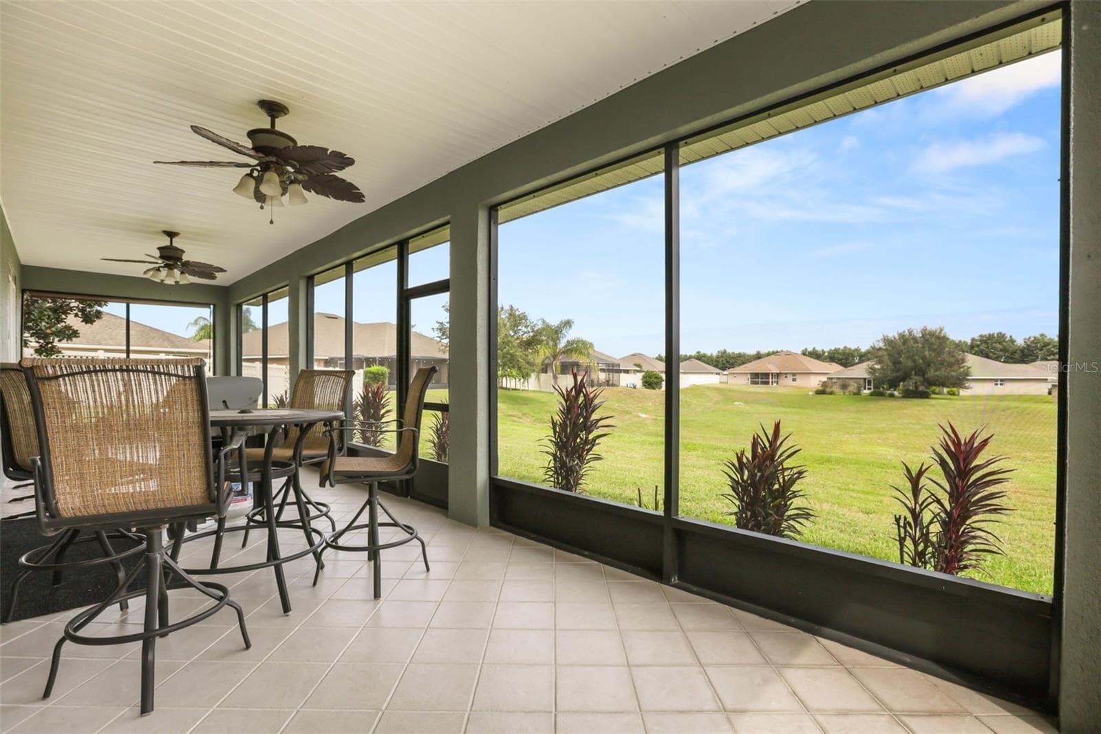 Single Family Residence at 730 COUNTRY WALK CV, EAGLE LAKE, photo 14 of 21