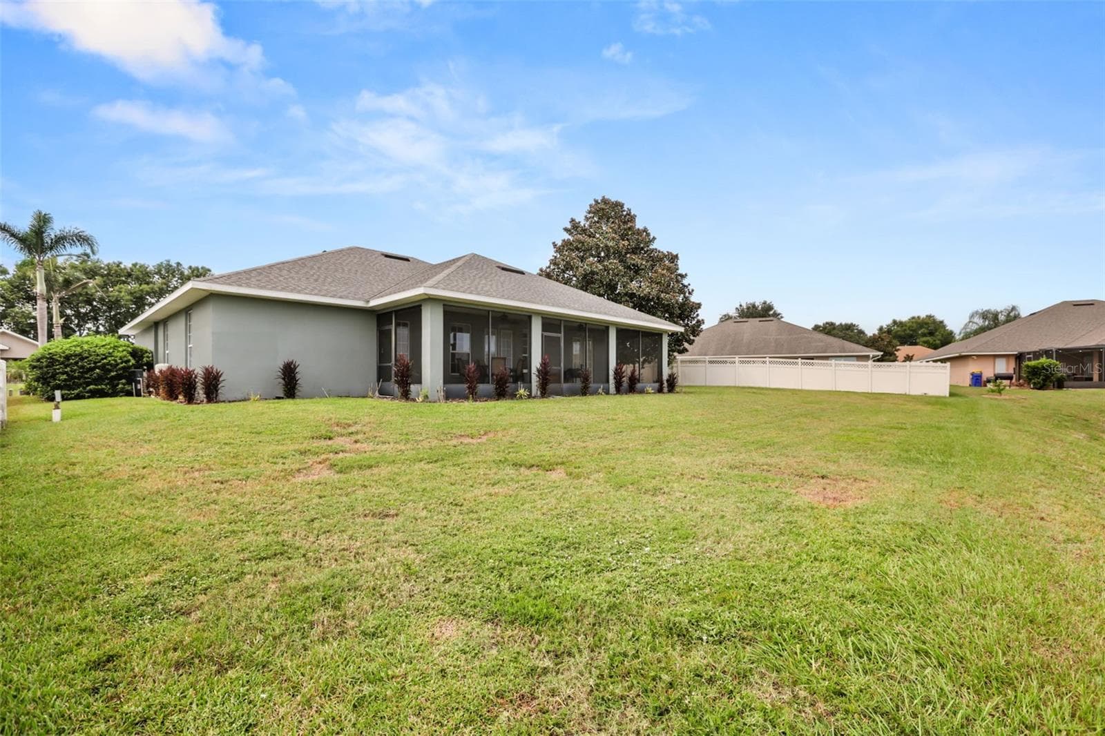 Single Family Residence at 730 COUNTRY WALK CV, EAGLE LAKE, photo 16 of 21