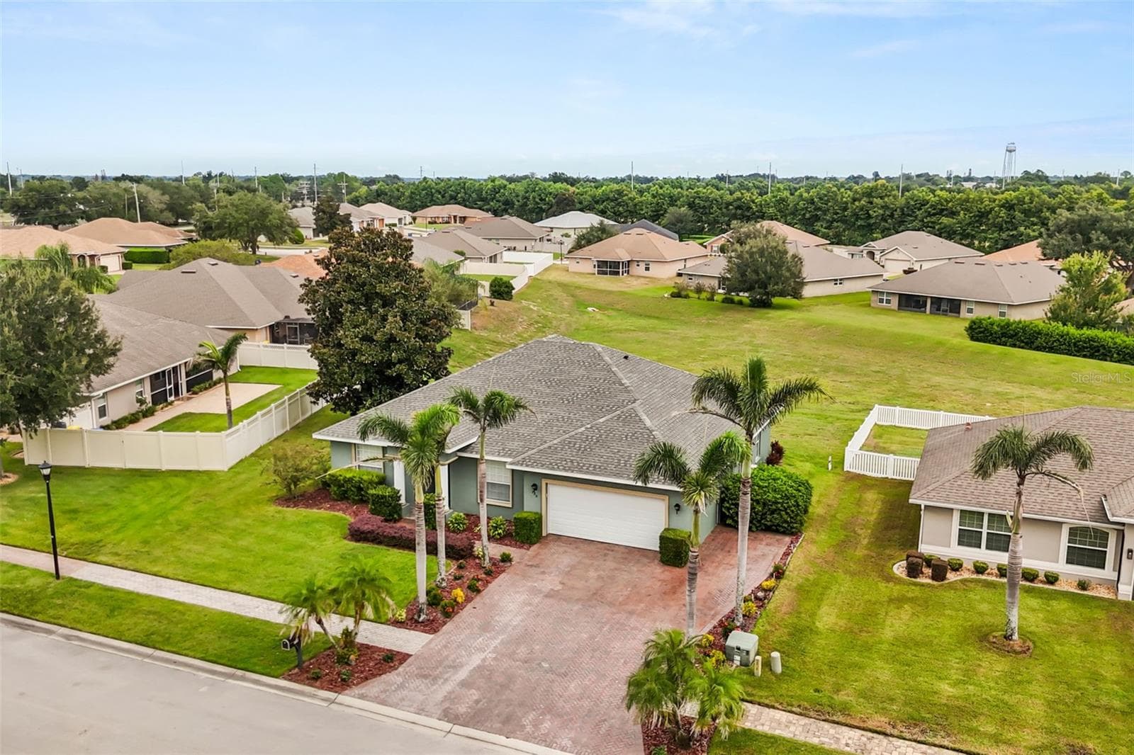 Single Family Residence at 730 COUNTRY WALK CV, EAGLE LAKE, photo 18 of 21