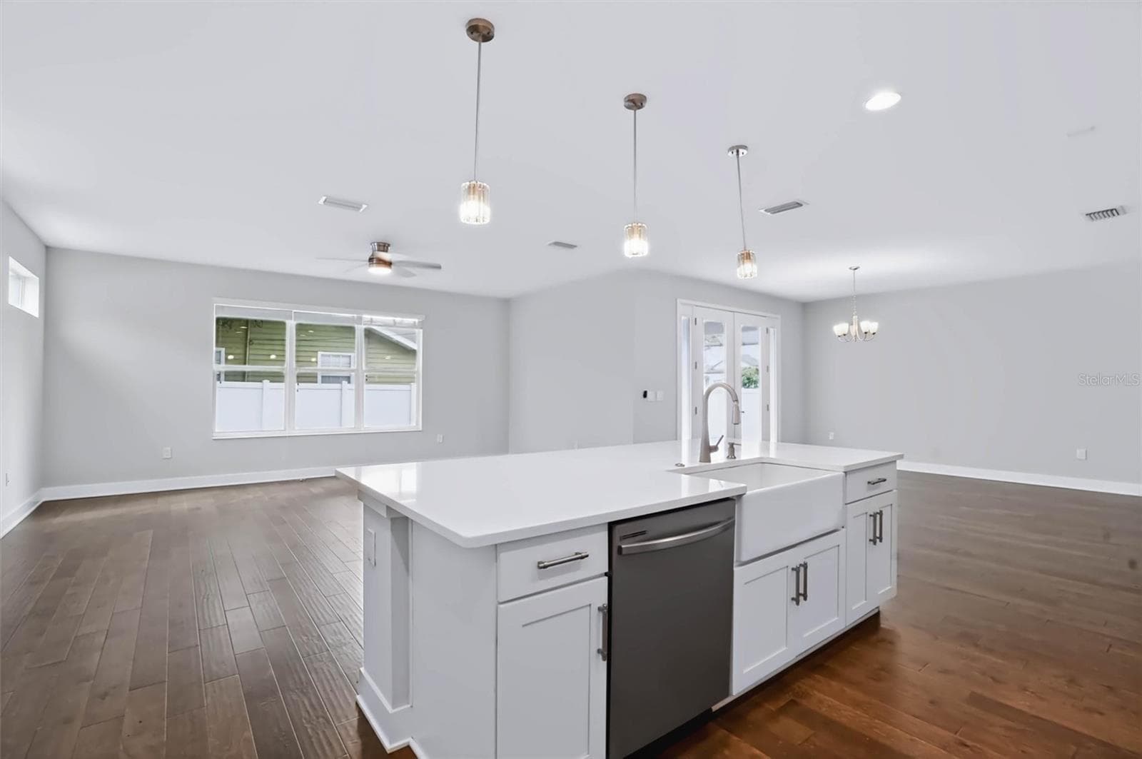 Single Family Residence at 3022 W GRAY ST, TAMPA, photo 11 of 51