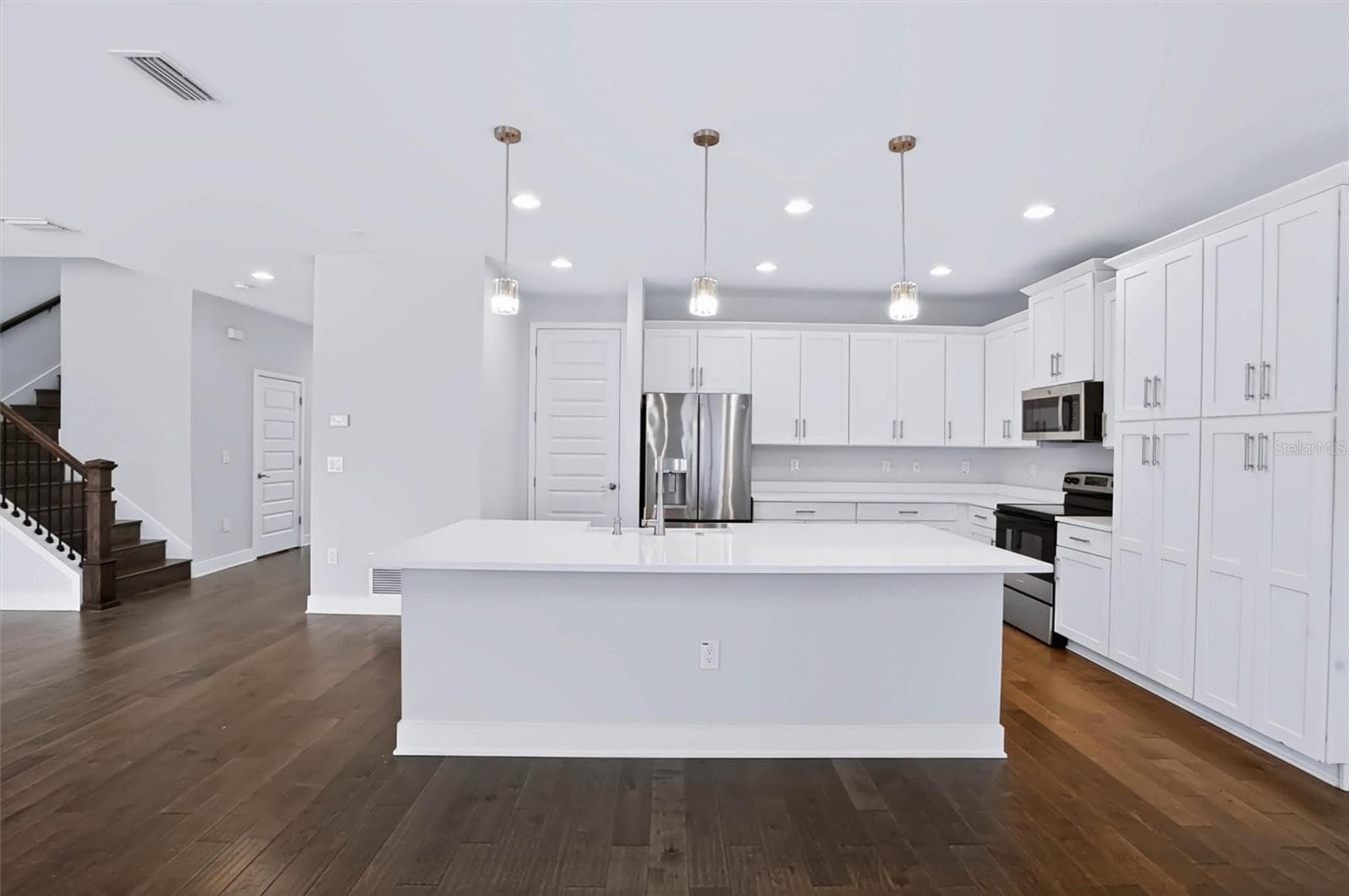 Single Family Residence at 3022 W GRAY ST, TAMPA, photo 13 of 51