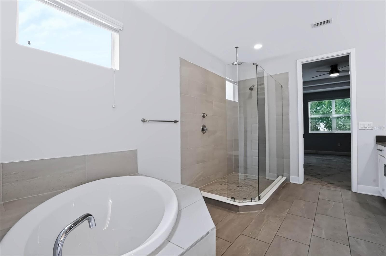 Single Family Residence at 3022 W GRAY ST, TAMPA, photo 32 of 51