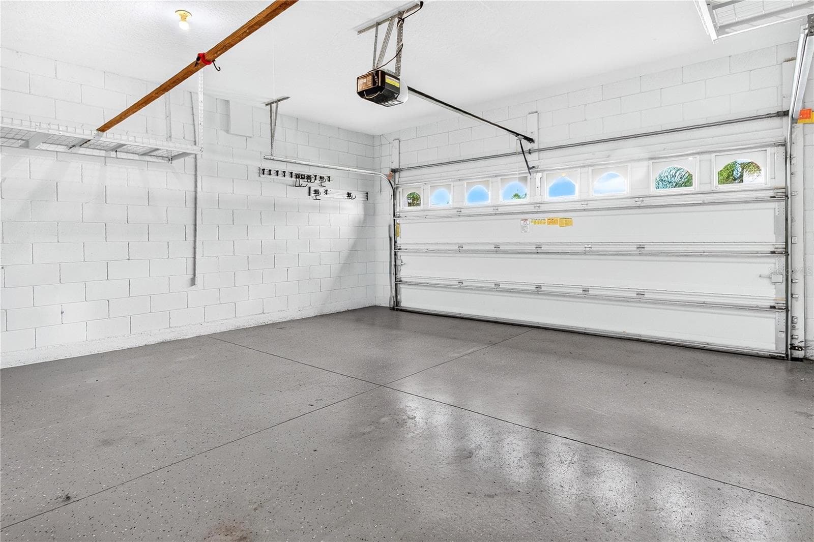 Oversized garage - 2304 TUDOR ROSE DR, SANFORD