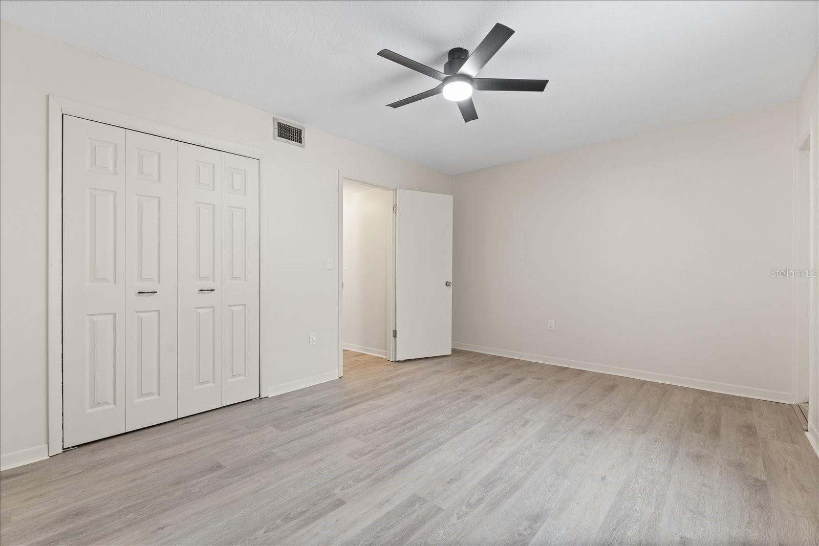 Condominium at 6010 LILLI WAY #6010, BRADENTON, photo 9 of 21