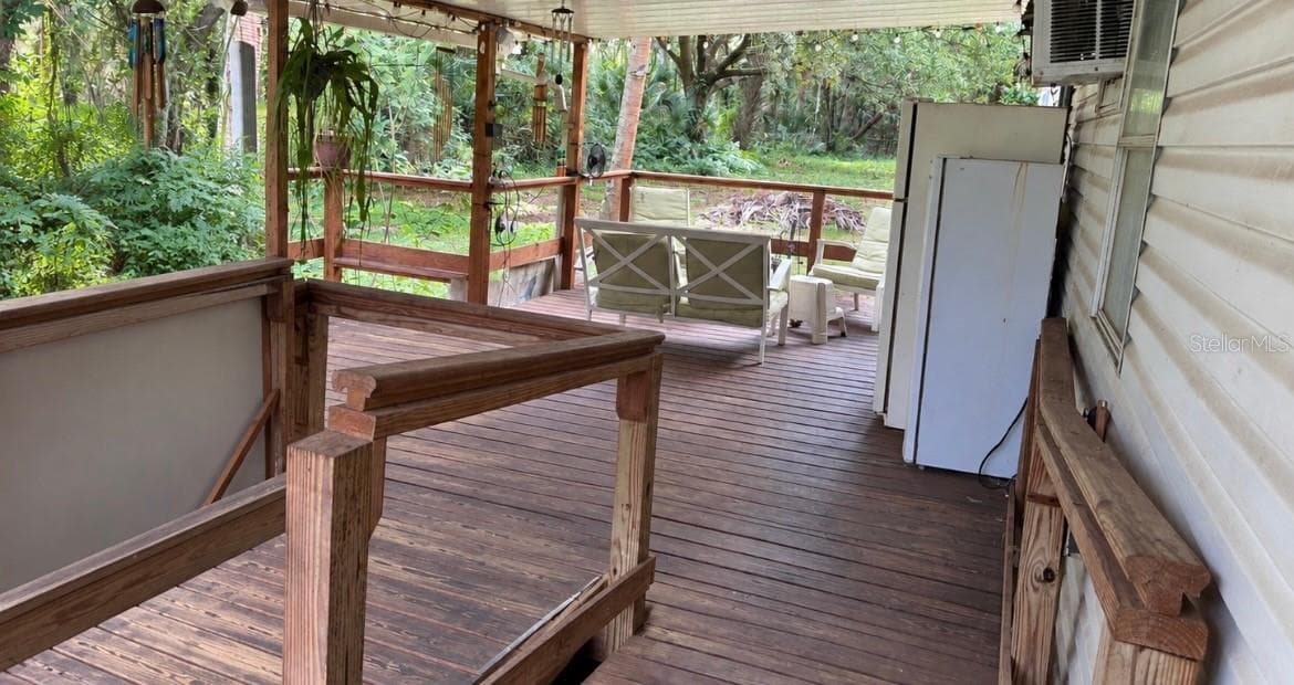 Manufactured Home at 11522 NORTH ST, GIBSONTON, photo 3 of 18
