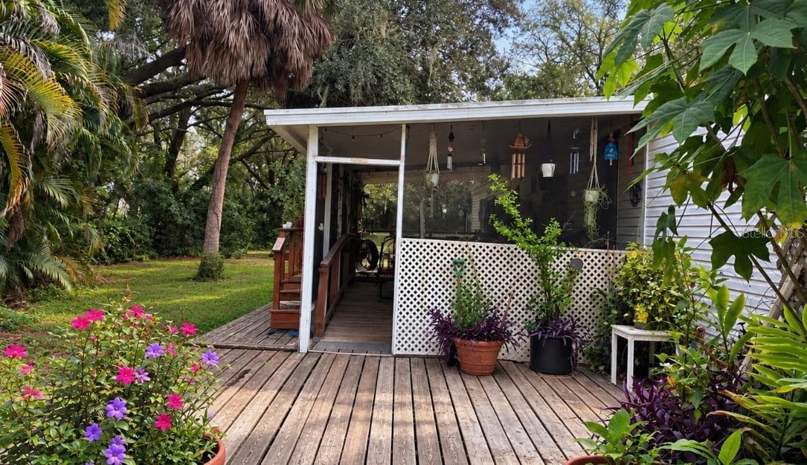 Manufactured Home at 11522 NORTH ST, GIBSONTON, photo 16 of 18