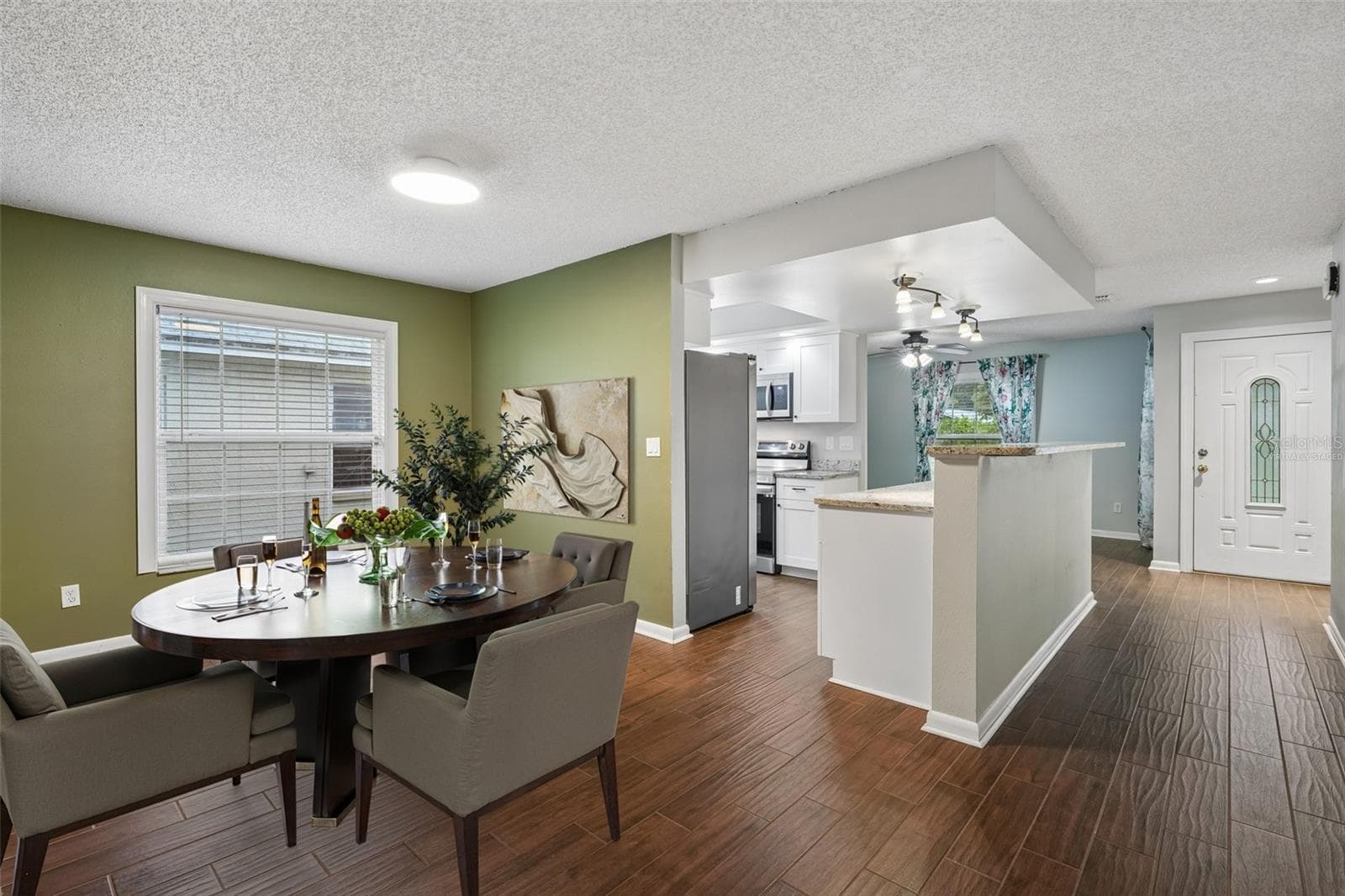 Virtually Staged - 4717 W PRESCOTT ST, TAMPA