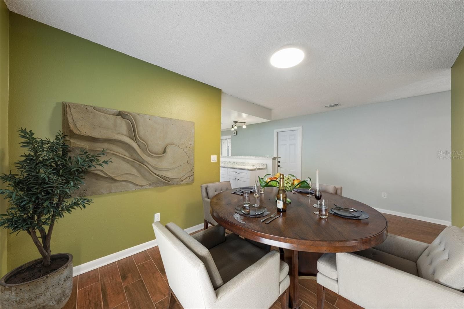 Virtually Staged - 4717 W PRESCOTT ST, TAMPA