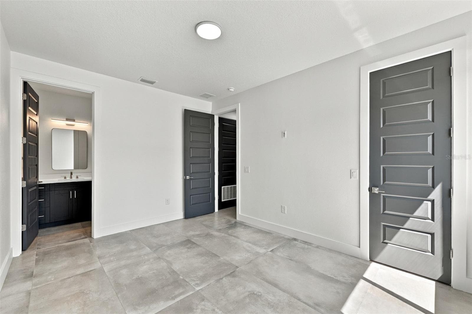 Single Family Residence at 3201 W WYOMING AVE, TAMPA, photo 30 of 73