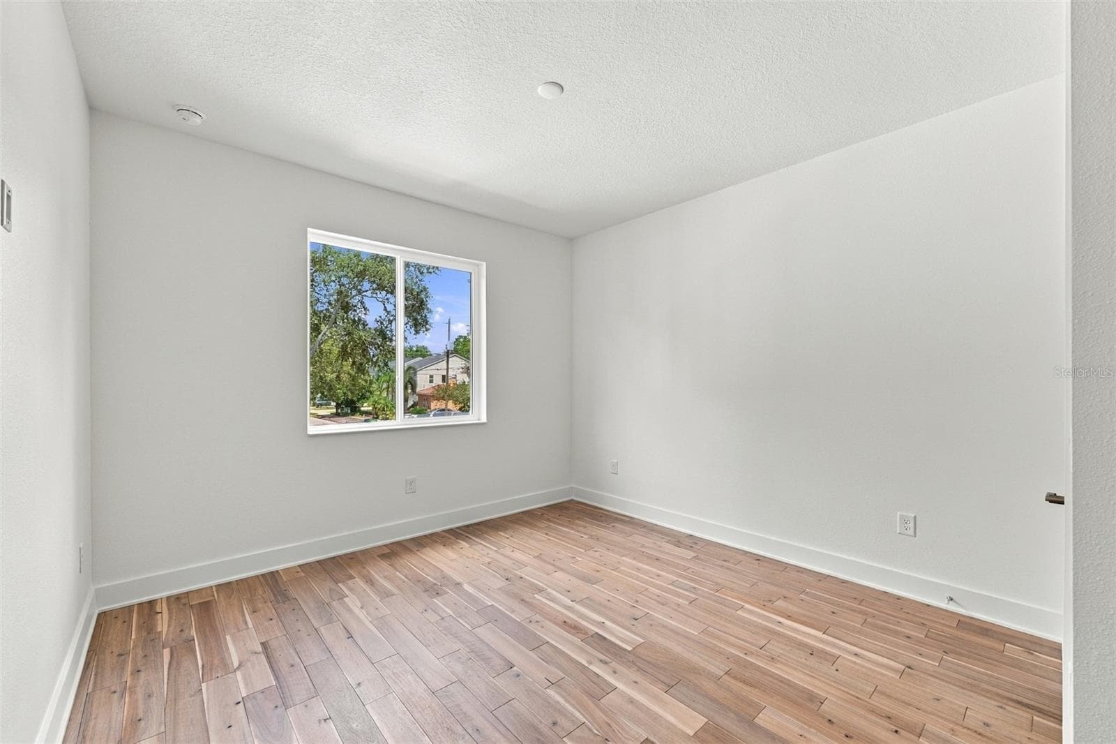 Single Family Residence at 3201 W WYOMING AVE, TAMPA, photo 50 of 73