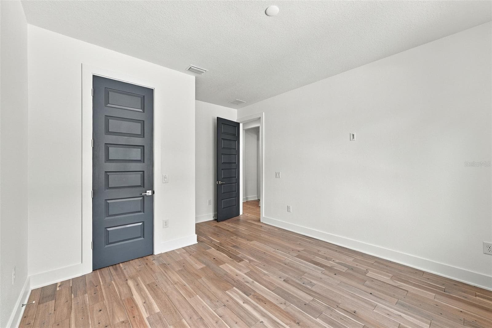 Single Family Residence at 3201 W WYOMING AVE, TAMPA, photo 52 of 73