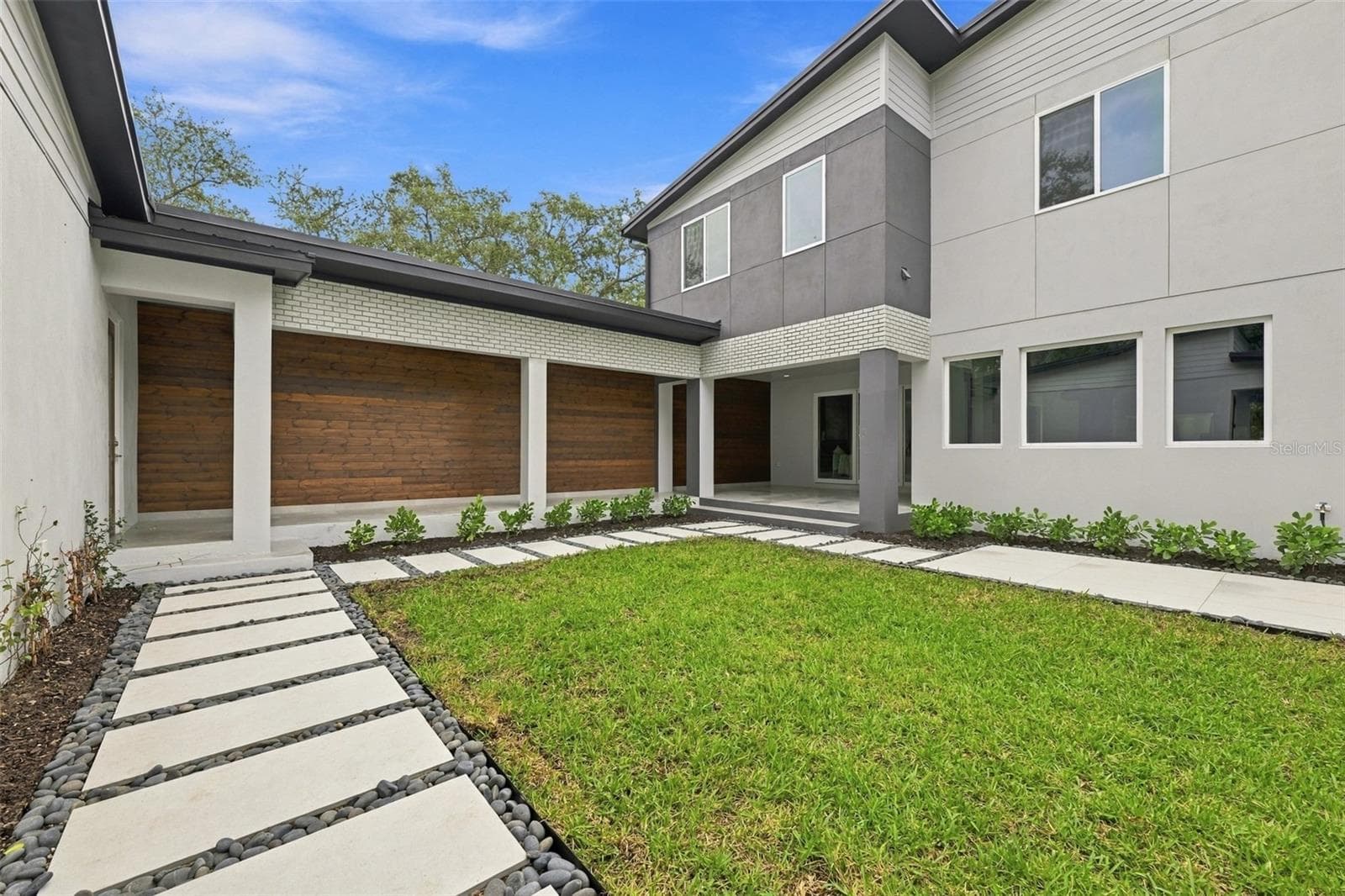 Single Family Residence at 3201 W WYOMING AVE, TAMPA, photo 64 of 73