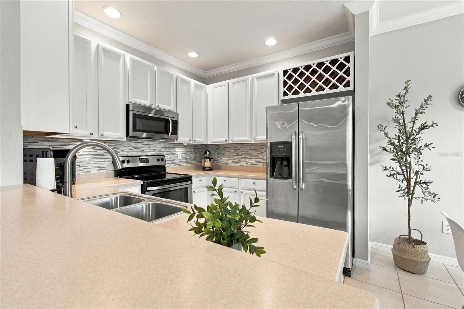 Updated Kitchen - 9420 GEORGIAN PARK LN #108, TAMPA