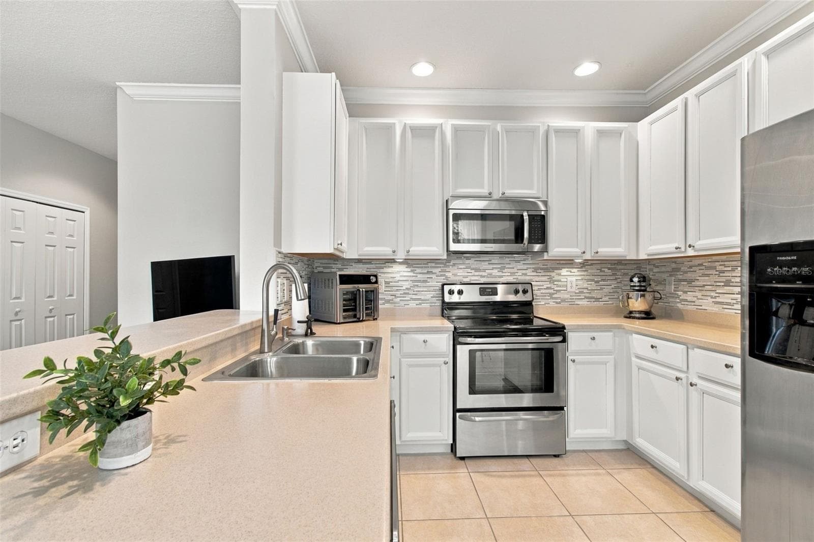 Kitchen - 9420 GEORGIAN PARK LN #108, TAMPA