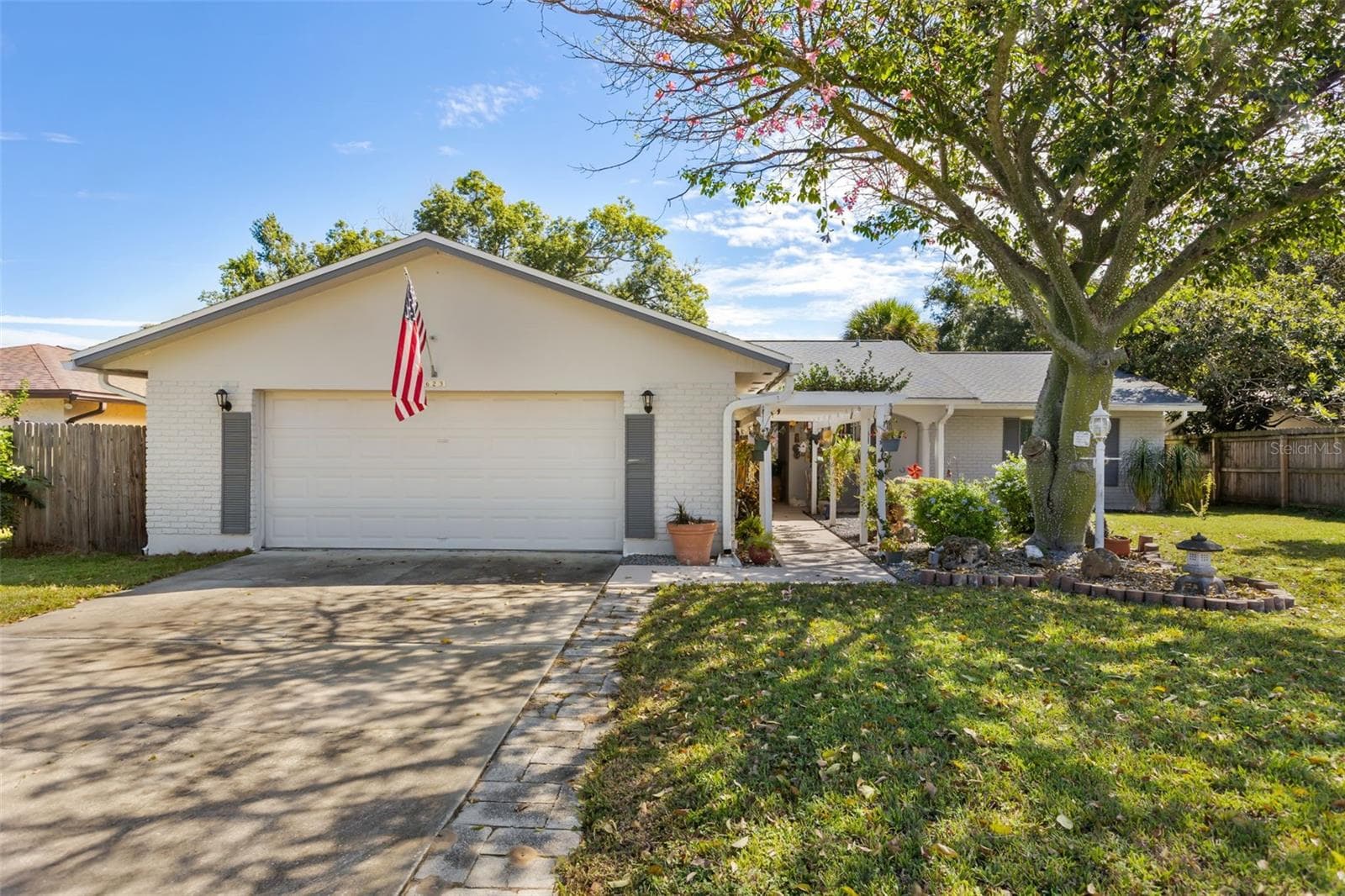 Single Family Residence at 623 GREEN MEADOW AVE, MAITLAND, photo 2 of 44