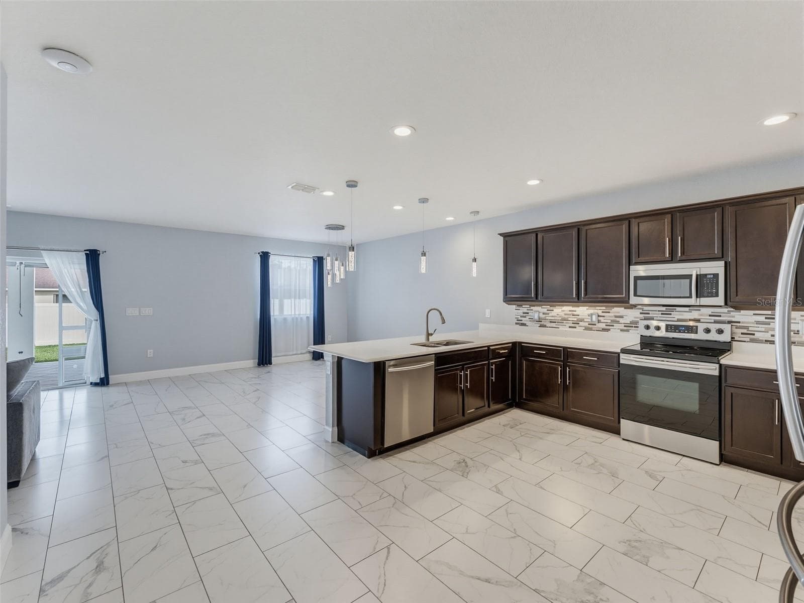 Kitchen & Great Room - 8151 WILDER LOOP, LAKELAND