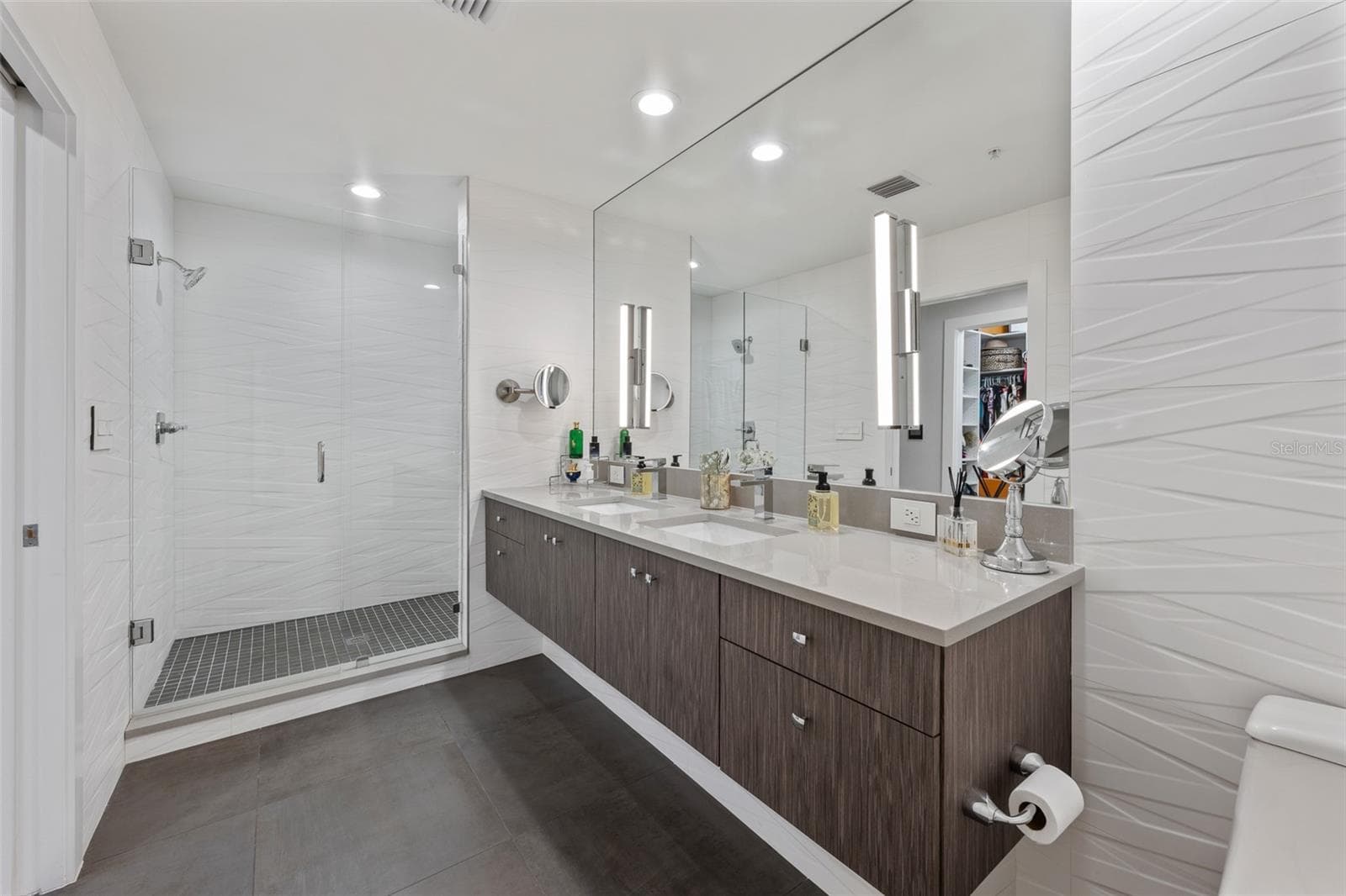 Condominium at 1208 E KENNEDY BLVD #410, TAMPA, photo 14 of 42