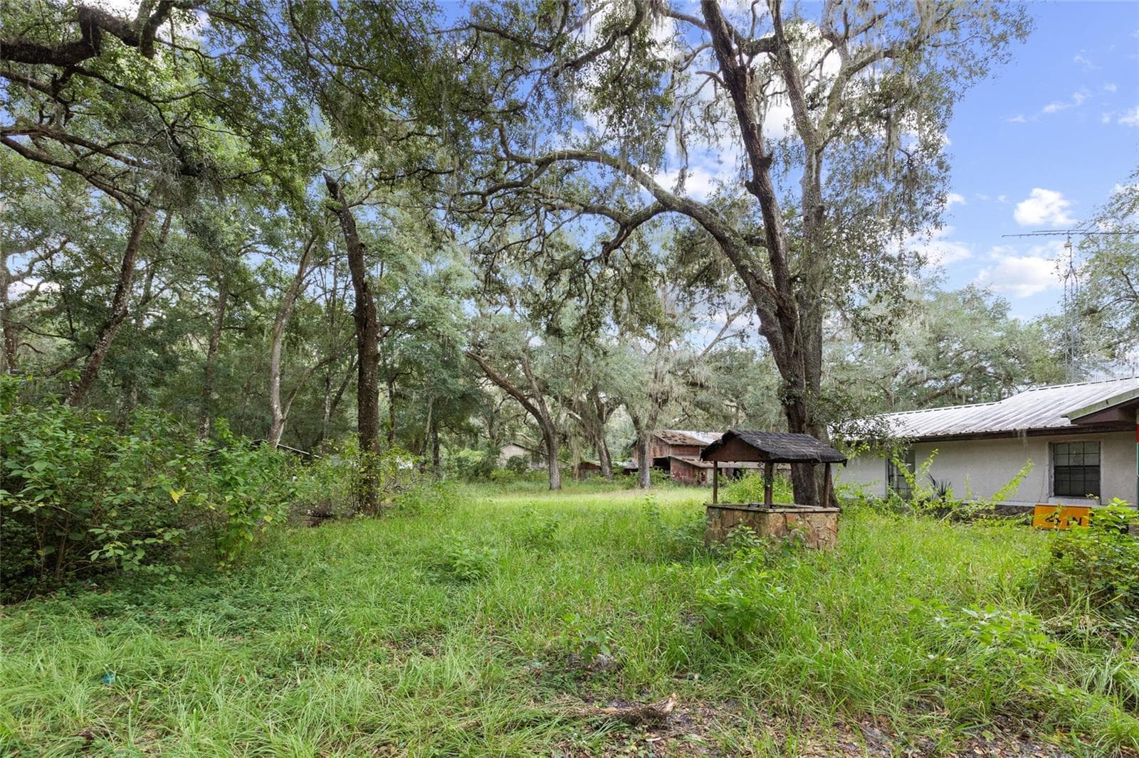 Single Family Residence at 935 CR 738E, WEBSTER, photo 12 of 17