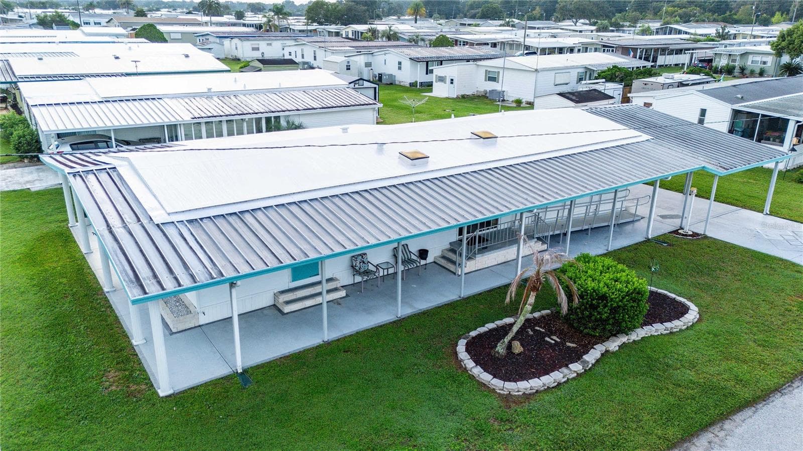 Manufactured Home at 5352 PLANT ST, ZEPHYRHILLS, photo 9 of 77