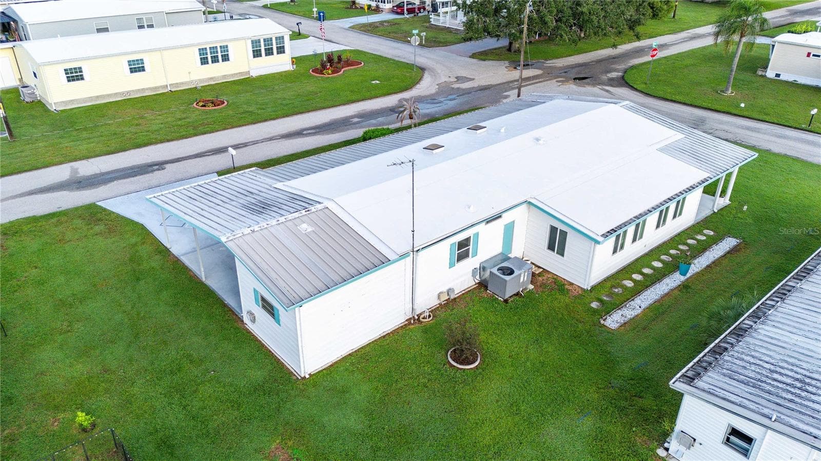 Manufactured Home at 5352 PLANT ST, ZEPHYRHILLS, photo 10 of 77