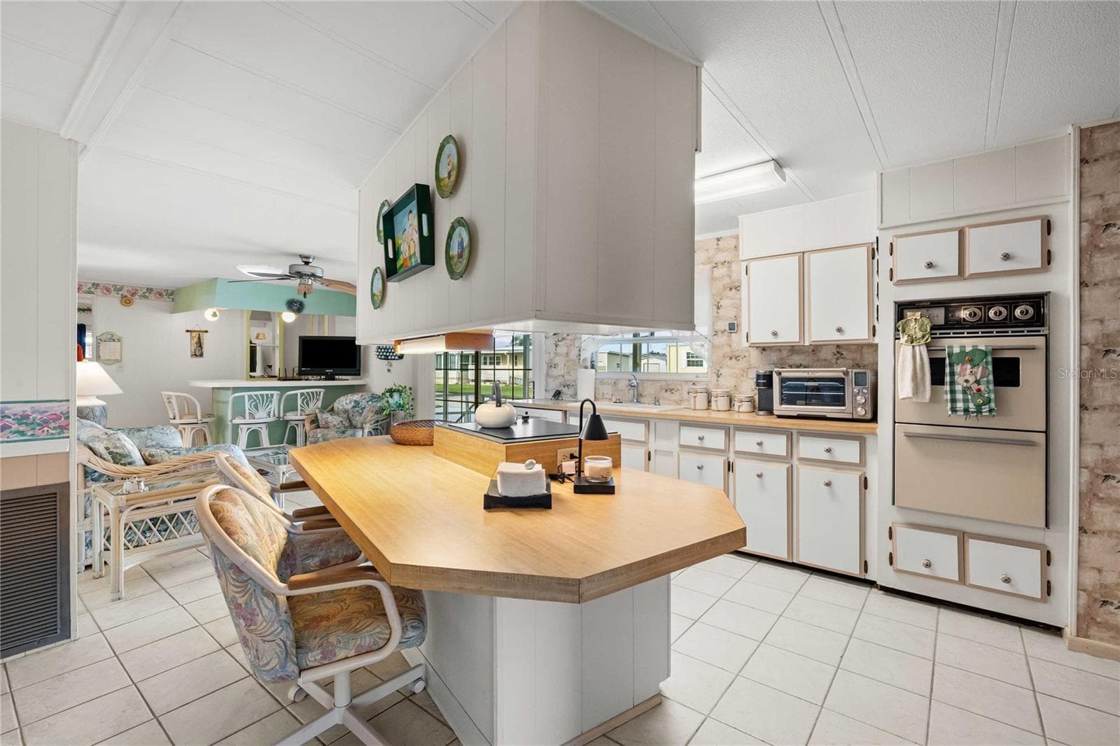 Manufactured Home at 5352 PLANT ST, ZEPHYRHILLS, photo 17 of 77