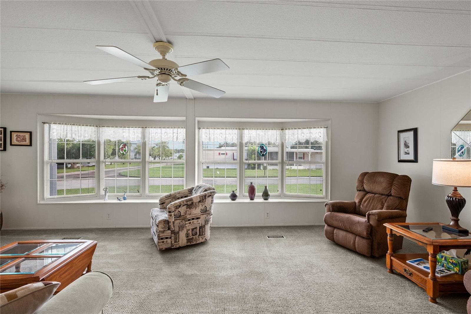 Manufactured Home at 5352 PLANT ST, ZEPHYRHILLS, photo 24 of 77