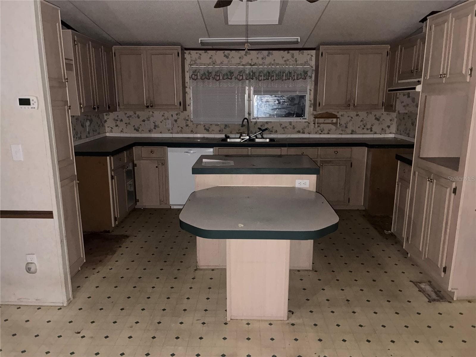 Manufactured Home at 55616 LEE ST, ASTOR, photo 3 of 11