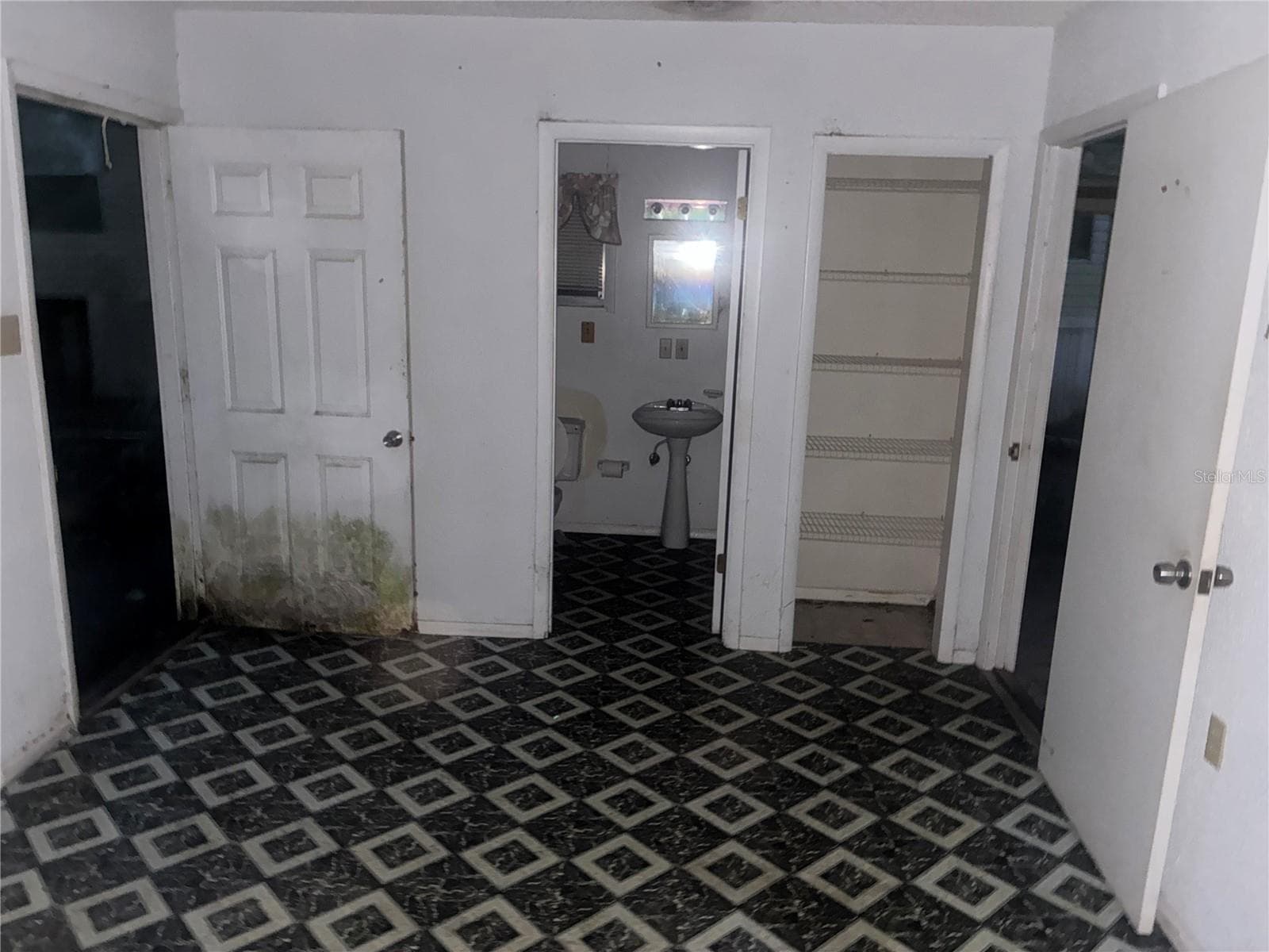 Garage area - 55616 LEE ST, ASTOR