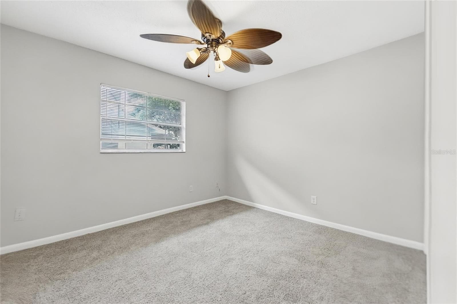Single Family Residence at 1322 GLENGREEN LN, LAKELAND, photo 11 of 18