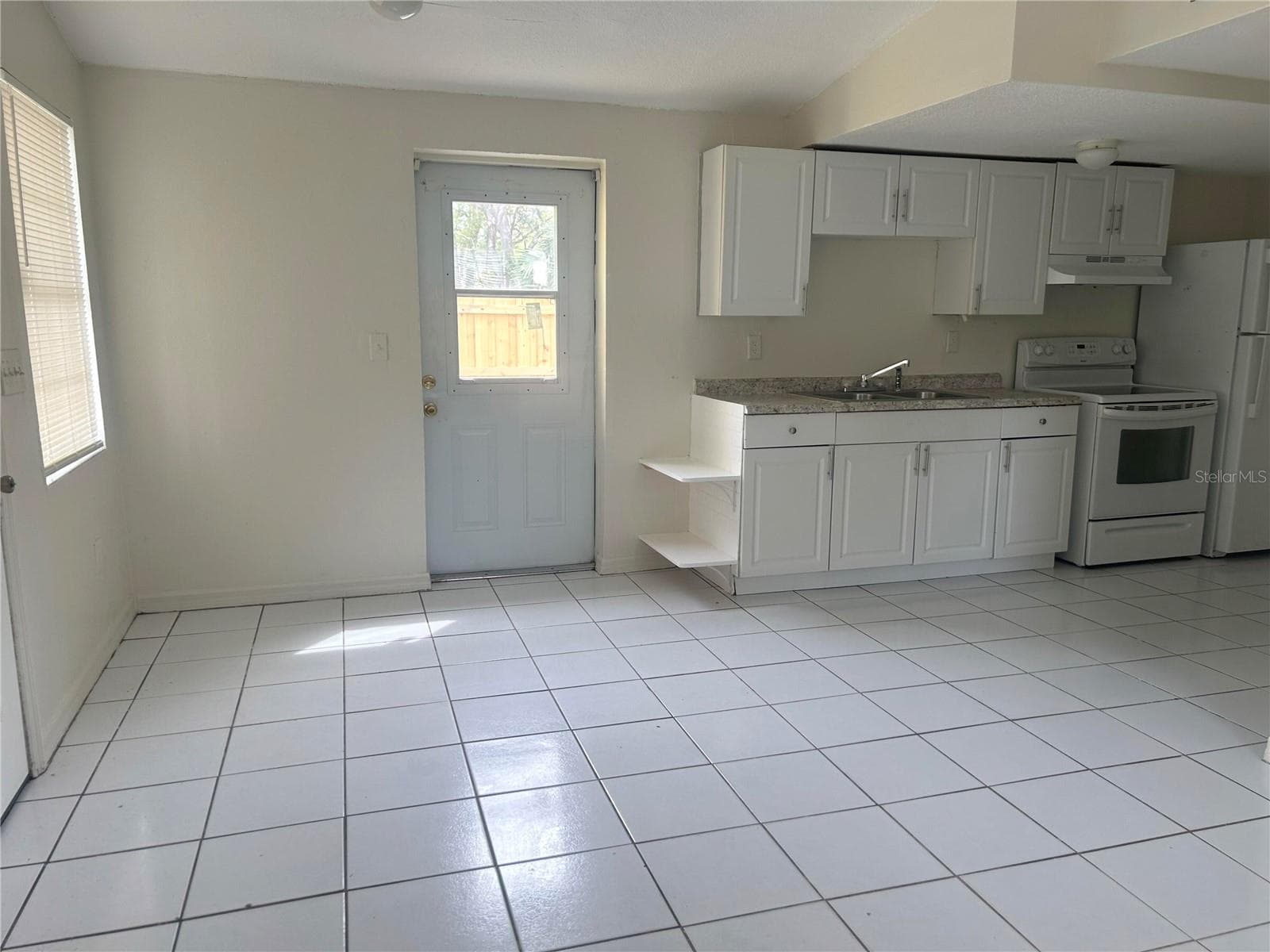 Single Family Residence at 4402 N 72ND ST, TAMPA, photo 2 of 4