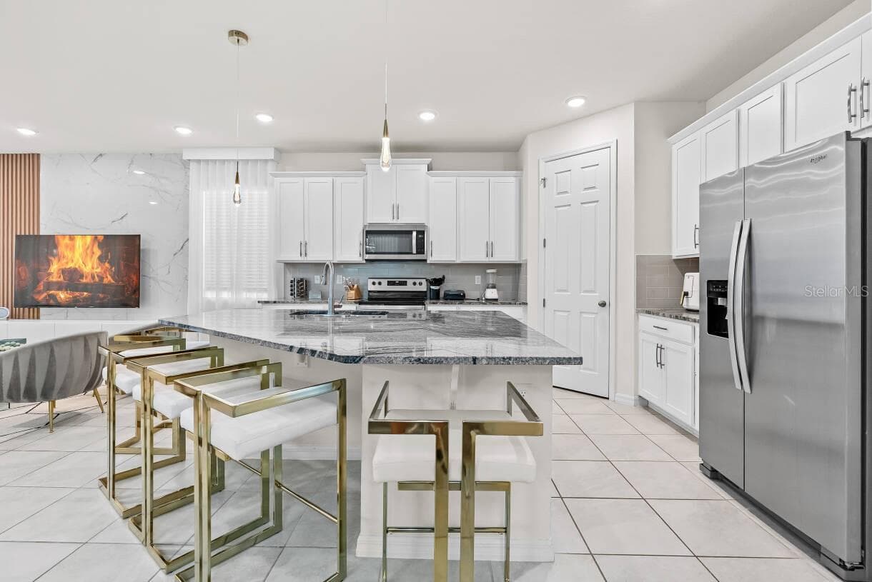 Single Family Residence at 8923 COCONUT BREEZE DR, KISSIMMEE, photo 10 of 63