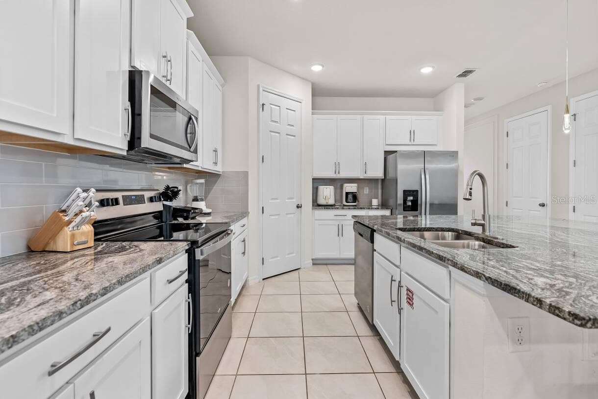 Single Family Residence at 8923 COCONUT BREEZE DR, KISSIMMEE, photo 12 of 63