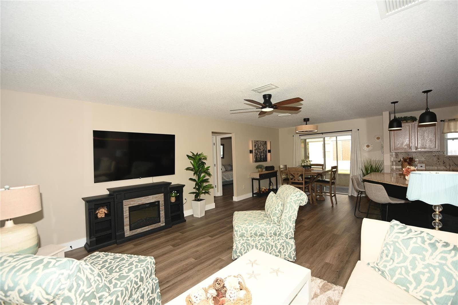 Single Family Residence at 1836 CAPTIVA CT, THE VILLAGES, photo 6 of 25
