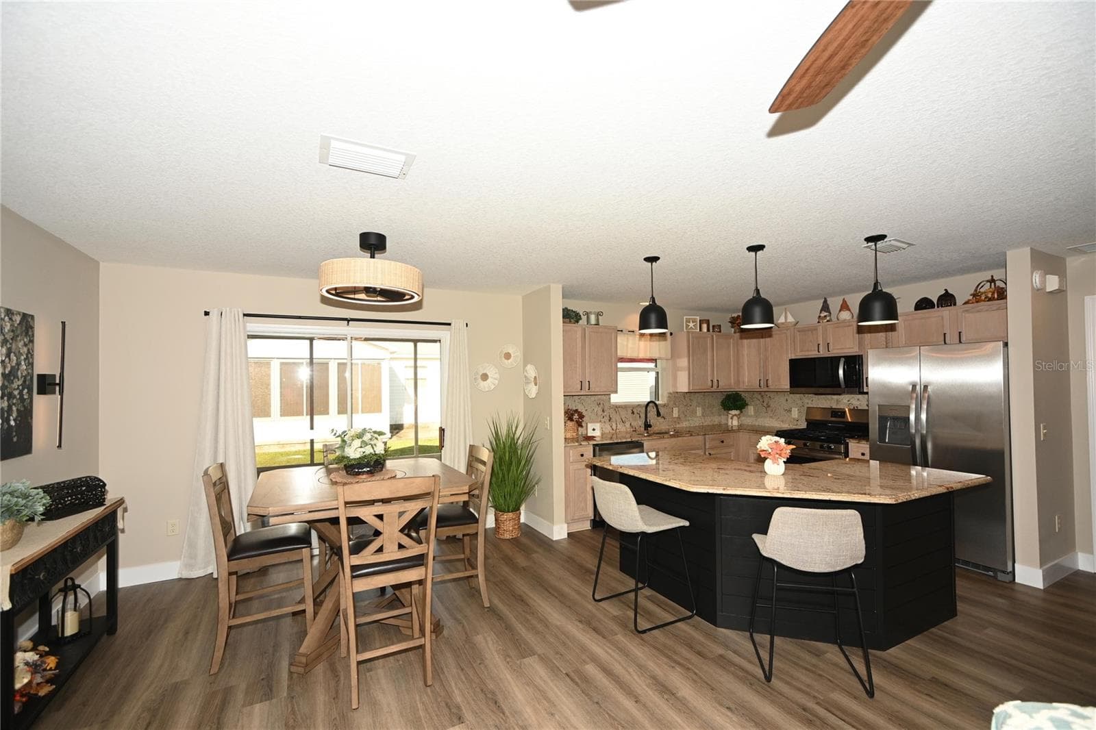 Single Family Residence at 1836 CAPTIVA CT, THE VILLAGES, photo 9 of 25