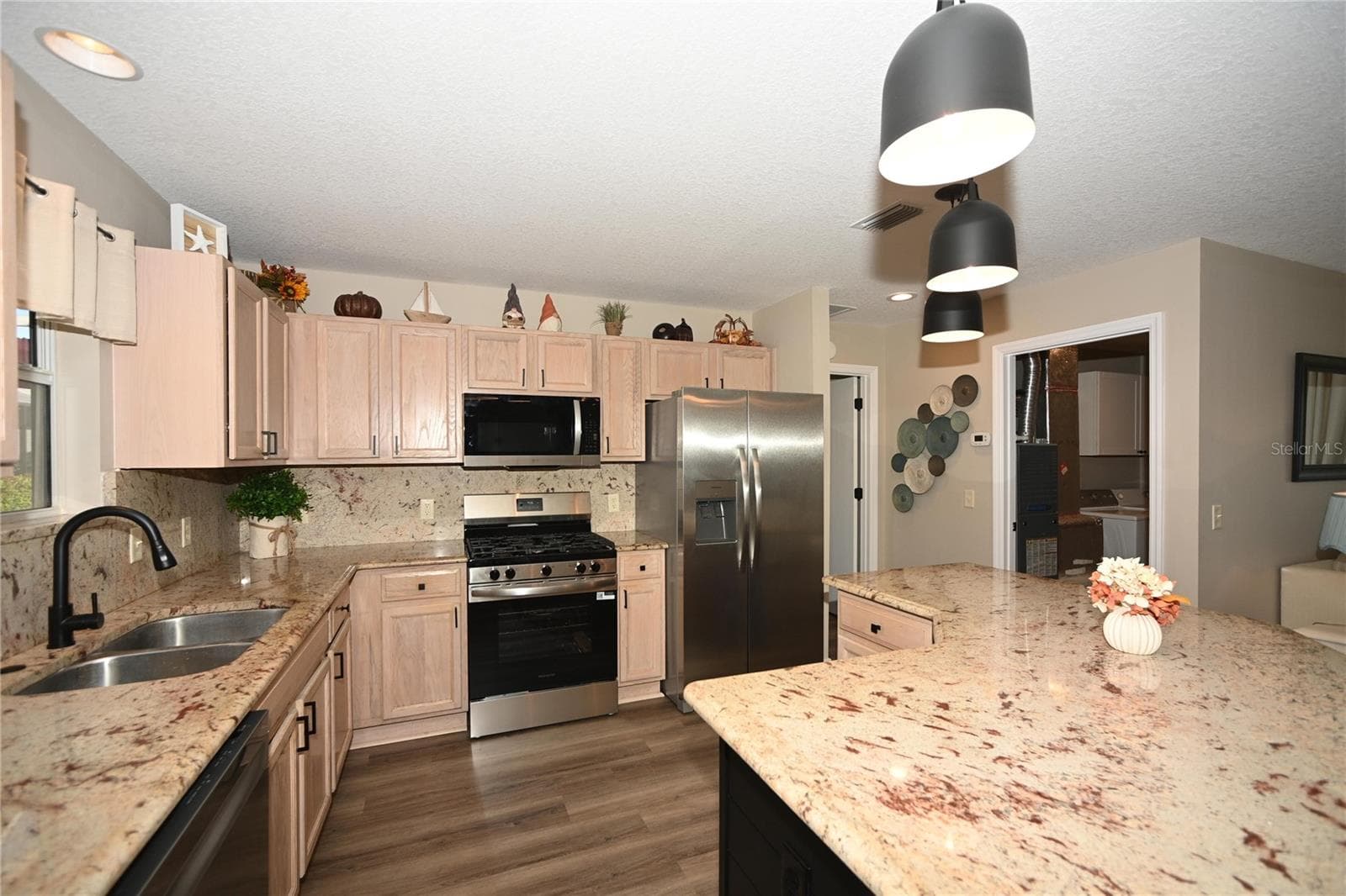 Single Family Residence at 1836 CAPTIVA CT, THE VILLAGES, photo 12 of 25