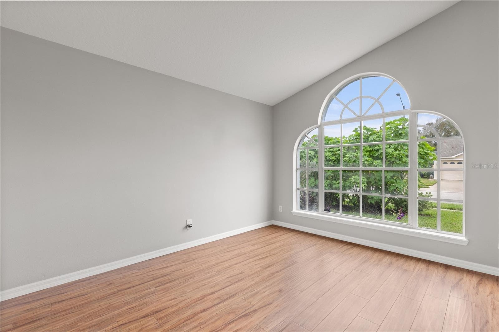 Front facing flex room could be used for home office or dining - 138 ROCKHILL DR, SANFORD