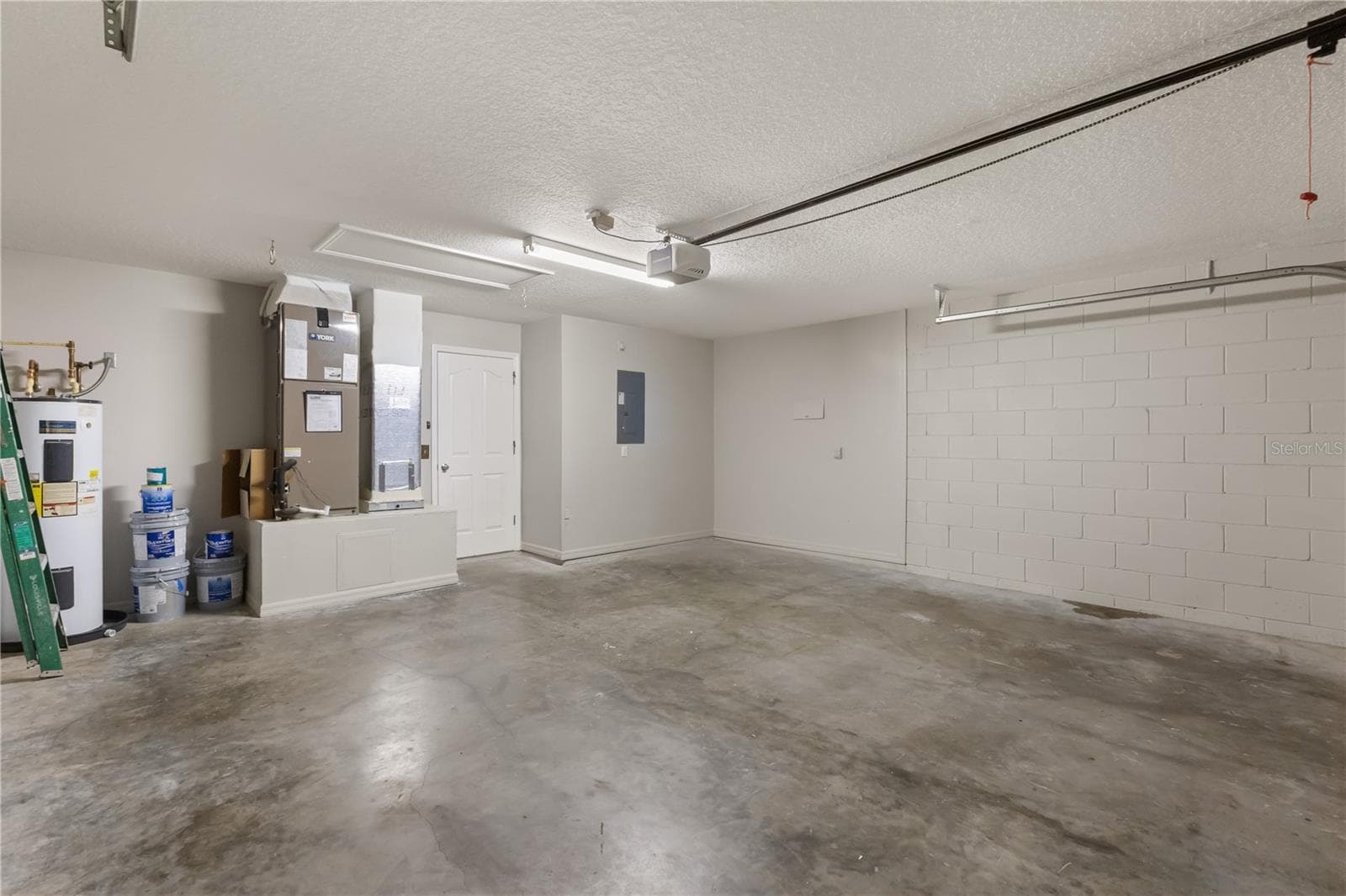 Two car garage - 138 ROCKHILL DR, SANFORD