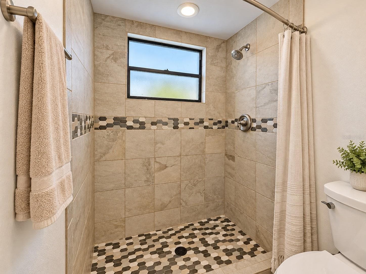 Single Family Residence at 1064 DEER HOLLOW BLVD, SARASOTA, photo 13 of 28