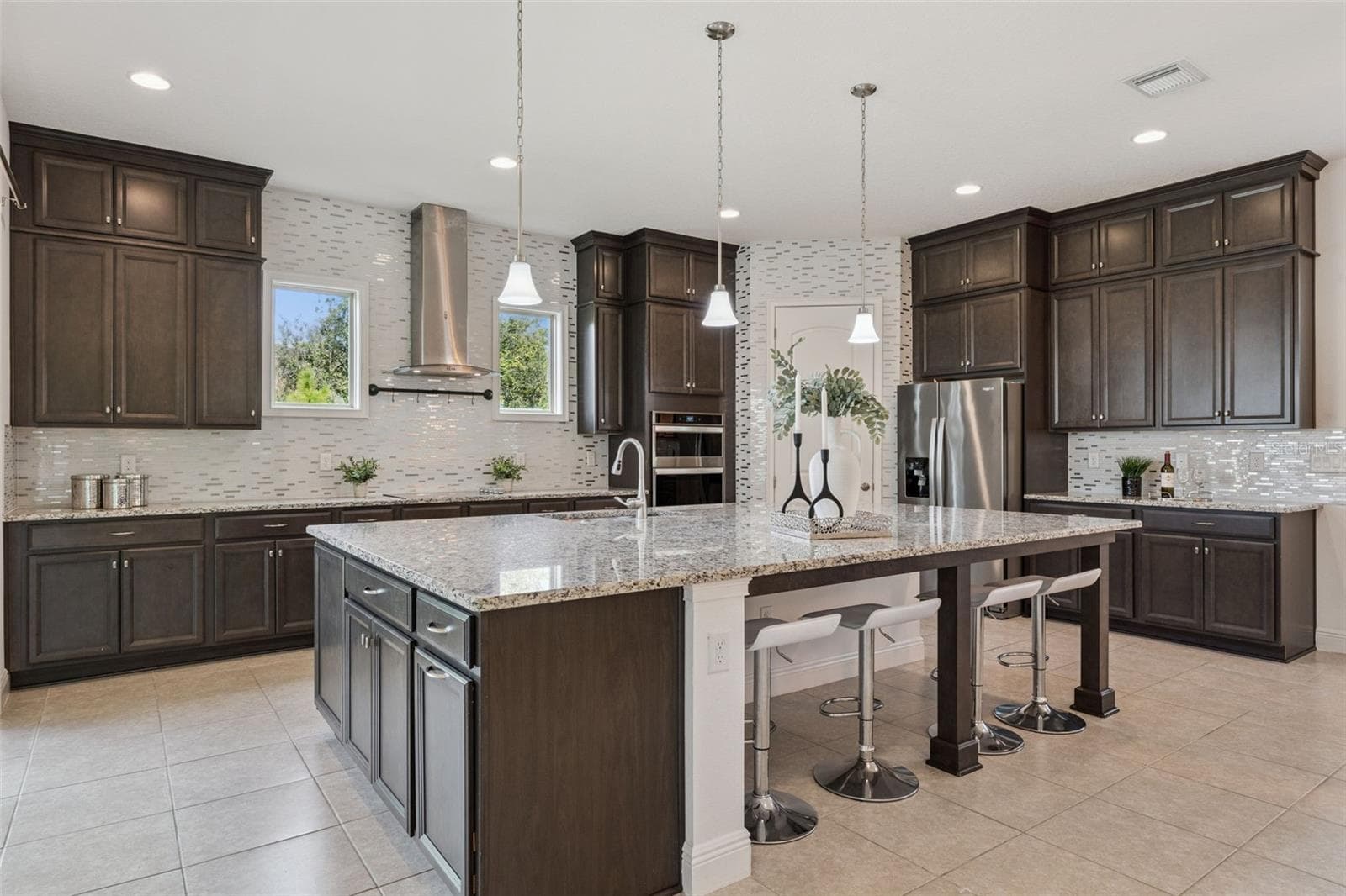 Single Family Residence at 13169 BROMBOROUGH DR, ORLANDO, photo 5 of 42