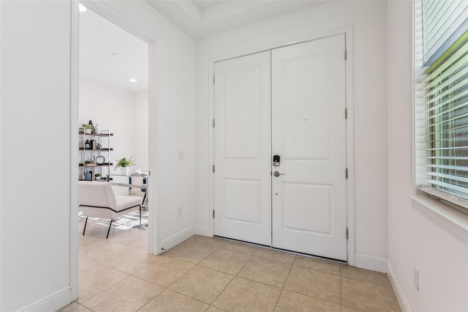 Single Family Residence at 13169 BROMBOROUGH DR, ORLANDO, photo 8 of 42
